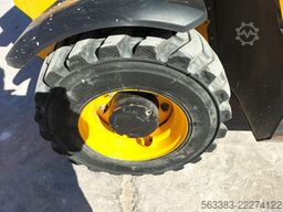 JCB 525.60