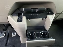 VOLKSWAGEN T7 Multivan Style eHybrid KR 4MOTION AHK Matrix