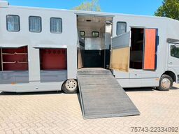 MERCEDES-BENZ ATEGO 1218  5  Pferde  Wohnung Dusche