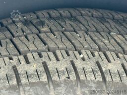 VOLKSWAGEN T6.1 Transporter Kombi lang 8 Sitzer Klima