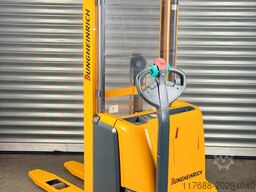 Jungheinrich EJC 112 - Service Neu - Batterie 82% - Freihub