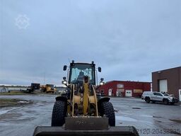CAT 918M wheel loader w/ grading bucket, flap wing buc