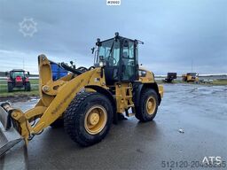 CAT 918M wheel loader w/ grading bucket, flap wing buc