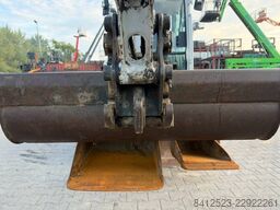 Takeuchi TB 230 3x bucket LED