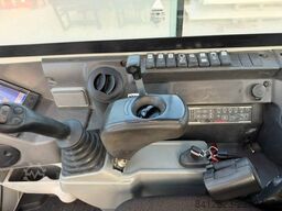 Takeuchi TB 230 3x bucket LED
