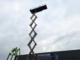 Holland Lift Megastar G-300DL30/S Diesel, 4x4x4 Drive, 33.5m Wo