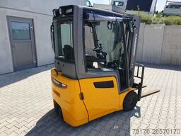 JUNGHEINRICH EFG 215 / Triplex: 4.25m! / SS / nur 1.368h!