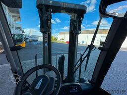 JUNGHEINRICH EFG 215 / Triplex: 4.25m! / SS / nur 2.865h!