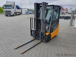 JUNGHEINRICH EFG 215 / Triplex: 4.25m! / SS /  4.297h!