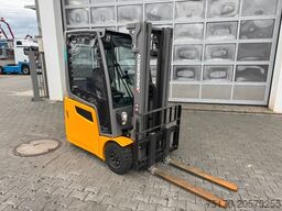 JUNGHEINRICH EFG 215 / Triplex: 4.25m! / SS / 4.168h / 2024