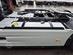 Renault T-High