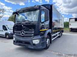 MERCEDES-BENZ Antos 3-Achser MB 2533 mit Geränkekoffer und LBW