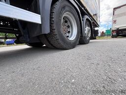MERCEDES-BENZ Antos 3-Achser MB 2533 mit Geränkekoffer und LBW