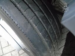 Iveco Eurocargo 150E25 + lift + euro 5 EEV + 3P