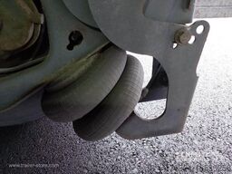 Fruehauf Semitrailer Dryfreight Standard Porte relevante