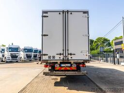 RENAULT D 320+HAYON BAR 2 T.