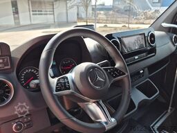MERCEDES-BENZ 519  Allrad 4 x 4 Lagerfahrzeug Stock 20 Sitzer