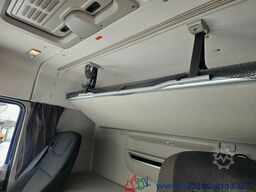 DAF XF 450 FT Space Cab Großer Tank Deutscher LKW