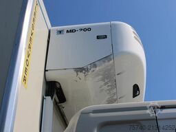 Scania P230 + thermo king + lift