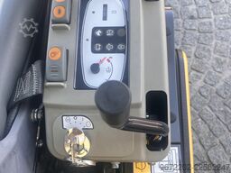 Komatsu PC16R-3