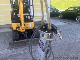 Komatsu PC16R-3