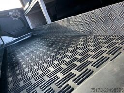 SCANIA P320 CB 4x4 Doka AHK Klima 9-Sitze Aut. Stdhz.