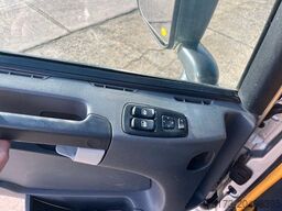 SCANIA P320 CB 4x4 Doka AHK Klima 9-Sitze Aut. Stdhz.