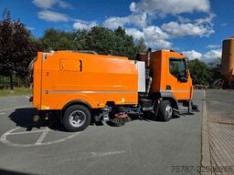 DAF XB 210 Kehrmaschine wie neu Brock VS4 Kehraufbau
