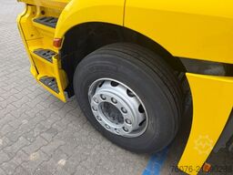 MERCEDES-BENZ 2540 LL 6x2/4 Kühlkoffer 8.2m LBW 2,5t  Carrier