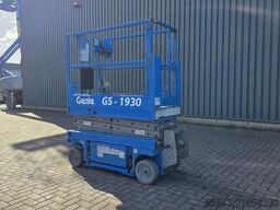 Genie GS1930 Electric, Working Height 7.8 m, 227kg Capac