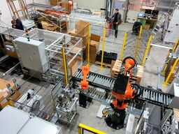 KUKA Lantech Bila Kartonverpackungslinie und Palettierer