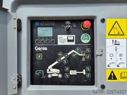 Genie S-65 XC Trax