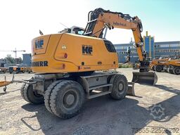 Liebherr A 918 Litronic with Tiltrotator