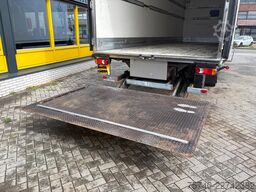 DAF LF 55.250 + lift + euro 5