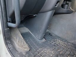 VOLVO FE 320 6x2/4 Abroller mit Cont. + Kran HMF 1820