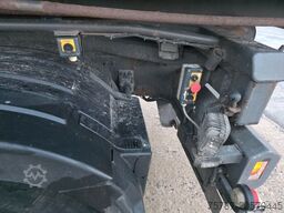 VOLVO FE 320 6x2/4 Abroller mit Cont. + Kran HMF 1820