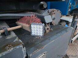 VOLVO FE 320 6x2/4 Abroller mit Cont. + Kran HMF 1820