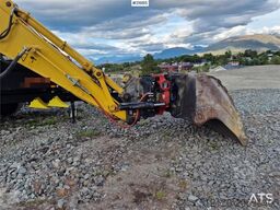 Komatsu PC210LC crawler excavator with 2 buckets and tiltr