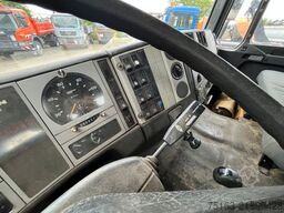 MAN F2000 19.343 FAK 2-Achs Allradkipper Kran