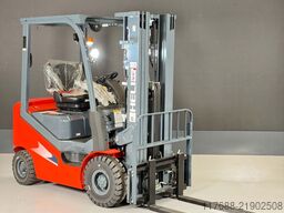 Heli CPCD20-H3-Diesel 2t 4,7m Triplex KUBOTA - Garantie