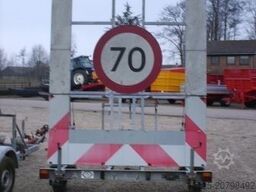  N2921 Verkeersgeleidingswagens