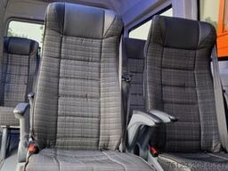 MAN MAN TGE 9 Sitzer Airlineboden Handicap Crafter