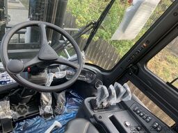 Hyundai 80D-9