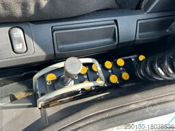 MERCEDES-BENZ Arocs 1848 4x4 HYVA Absetzkipper