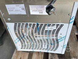 Staff Ice System BTX150 Eiswürfelmaschine / Eisbereiter 150 kg/24h Bj. 2022 Staff Ice System BTX150 Eiswürfelmaschine / Eisbereiter 150 kg/24h Bj. 2022