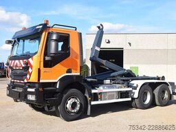 Iveco Trakker 360 +Waf 20t.hooklift