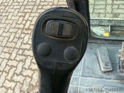 KOMATSU PC26MR-3 / 2020 BJ / 2 x Löffel