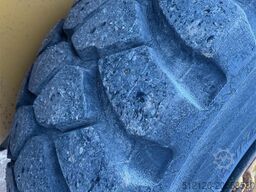 Volvo L110E Wheel Loader with Bucket WATCH VIDEO