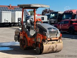 HAMM HD12 VV Tandemwalze mit Streuer