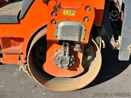 HAMM HD12 VV Tandemwalze mit Streuer